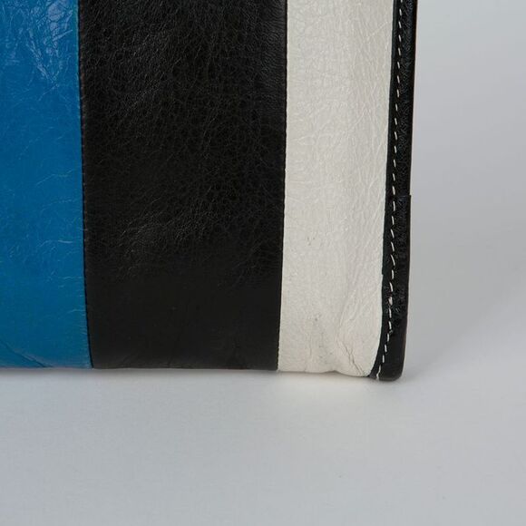 Bazaar Clutch - Picture 5 of 10